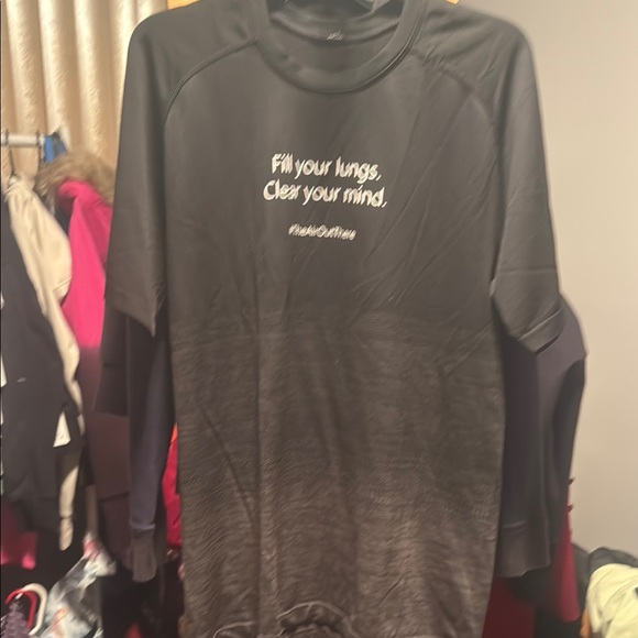 🍋Lululemon Men’s metal ventOmbré Graphic T Shirt size L